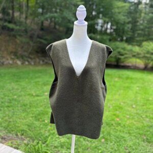Uniqlo Women's Sleeveless V-Neck Sweater Vest - XL